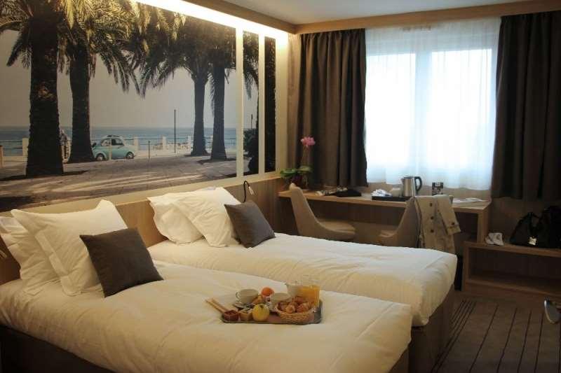 Mormant-sur-Vernisson Brit Hotel Montargis חדר תמונה