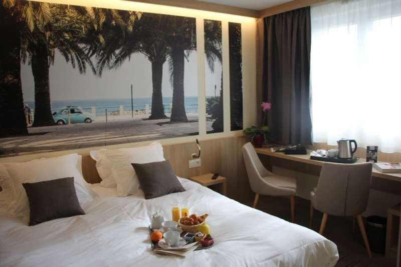 Mormant-sur-Vernisson Brit Hotel Montargis חדר תמונה