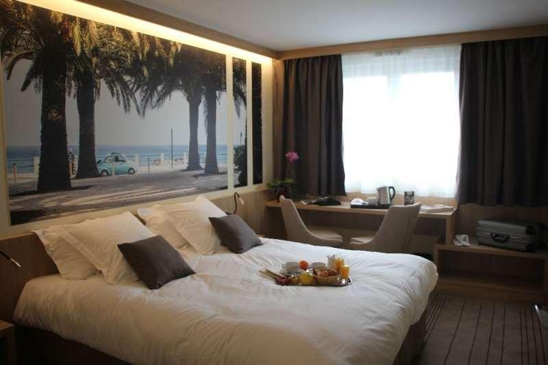 Mormant-sur-Vernisson Brit Hotel Montargis חדר תמונה